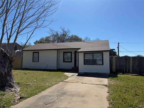 815 17th Ave N, Texas City, TX, 77590-5747 | Card Image