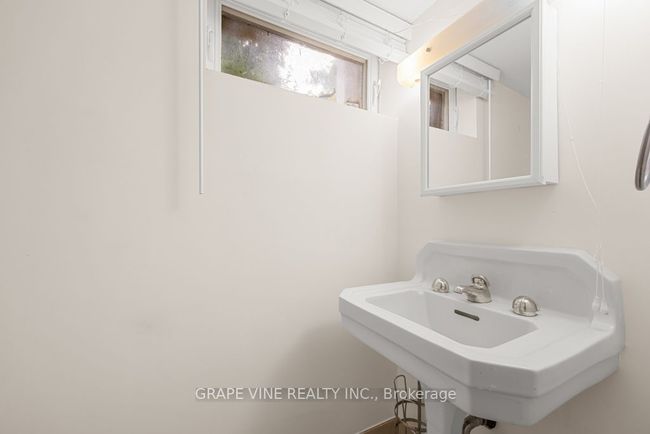 181 Maple Lane, House other with 2 bedrooms, 3 bathrooms and 2 parking in Rockcliffe ON | Image 17