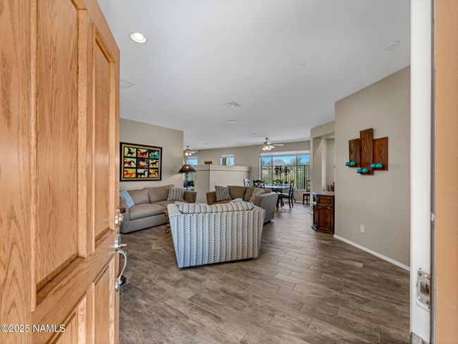 41310 N Clear Crossing Ct, House other with 2 bedrooms, 2 bathrooms and null parking in Anthem AZ | Image 6