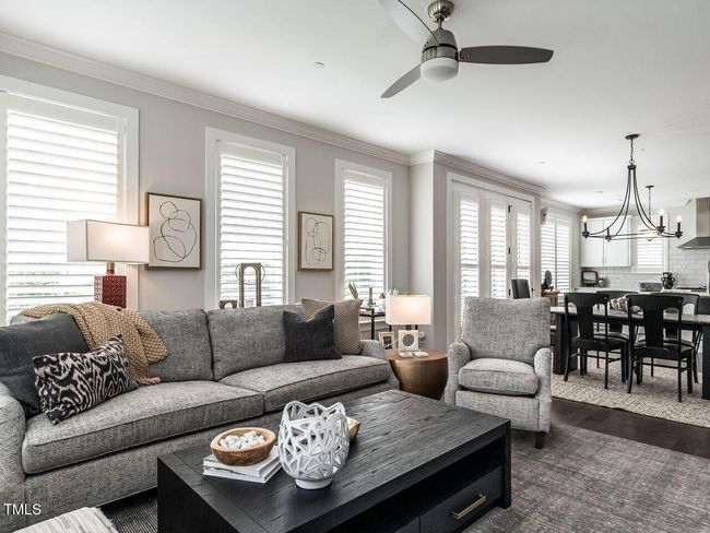 010-1280x960-family-room | Image 11
