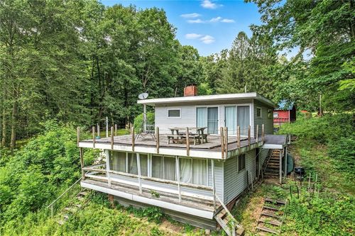 3067 N 3rd Street Ext, Jamestown, PA, 16134-3945 | Card Image