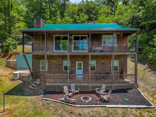 2759 Wildwood Rd, Dandridge, TN, 37725-6945 | Card Image