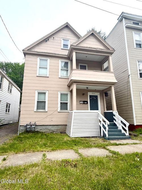 884 Yorkston St, Schenectady, NY, 12303-1132 | Card Image