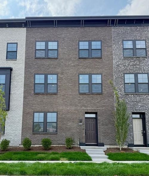 unit-c-2260 Village Way, Saint Paul, MN, 55116-3869 | Card Image