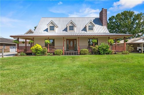 8221 Saro Ln, Saint Bernard, LA, 70085-5432 | Card Image