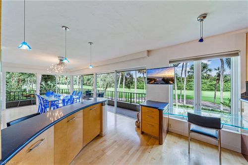 apt-258-107 Clubhouse Dr, NAPLES, FL, 34105-2910 | Card Image