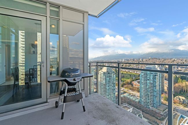 3304 - 2008 Rosser Avenue, Condo with 2 bedrooms, 2 bathrooms and 1 parking in Burnaby BC | Image 9