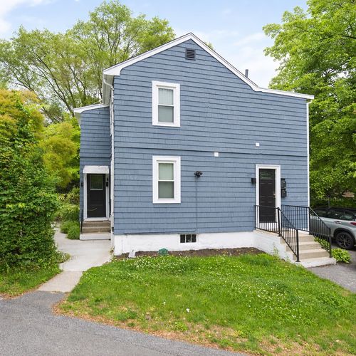 106 Andover St, North Providence, RI, 02904-3925 | Card Image