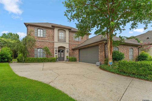 11011 Shoreline Dr, Baton Rouge, LA, 70809-9015 | Card Image