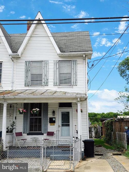 116 Five Point Ave, MARTINSBURG, WV, 25404-0021 | Card Image