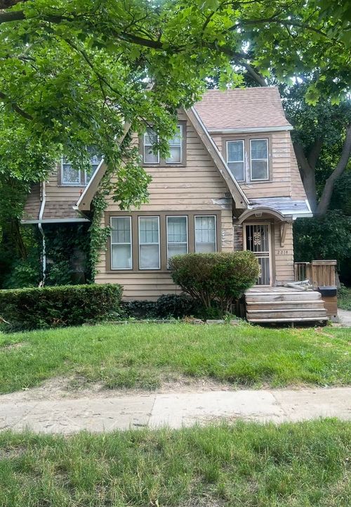2214 Iroquois Avenue, Flint, MI, 48503 | Card Image