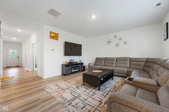 9432 Larson Dr, House other with 5 bedrooms, 3 bathrooms and null parking in Pendleton IN | Image 5