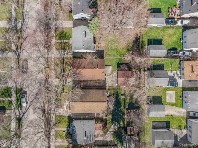 18949 Kenosha St, House other with 3 bedrooms, 2 bathrooms and null parking in Harper Woods MI | Image 21