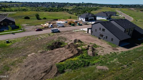4304 Kites Ln, Bismarck, ND, 58503-5402 | Card Image