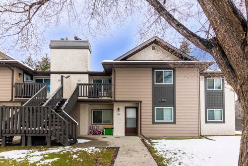 123 Cedar Springs Gardens Sw, Home with 3 bedrooms, 1 bathrooms and 1 parking in Calgary AB | Card Image