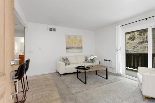 173-830 W Lincoln Ave, Escondido, CA, 92026-3740 | Card Image