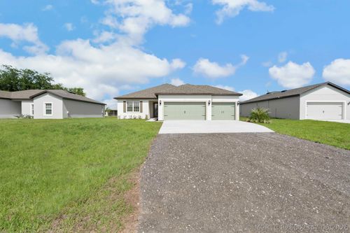 8225 95th Ave, Vero Beach, FL, 32967-3822 | Card Image
