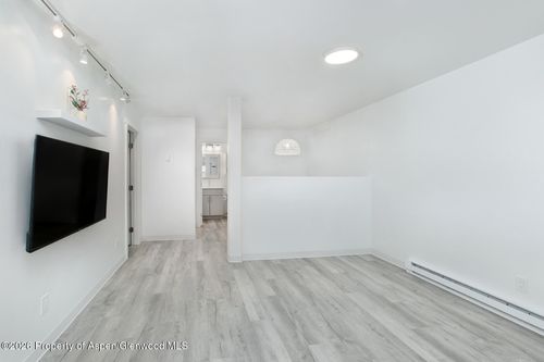 1127 Colorado Avenue, Carbondale, CO, 81623 | Card Image