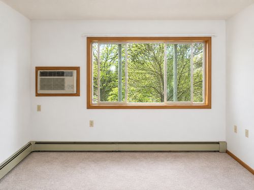 g2-201 S Minnesota St, Redwood Falls, MN, 56283-1555 | Card Image