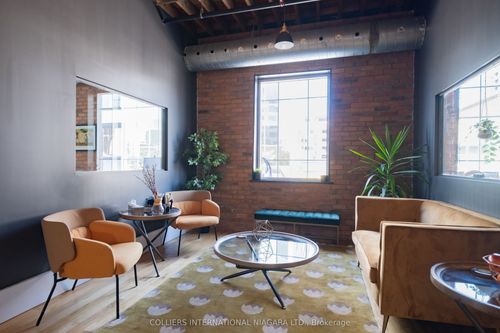 45 James St, St Catharines, ON, L2R5B9 | Card Image