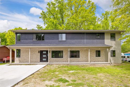 7598 Lake Park Rd, Ira, MI, 48023-2519 | Card Image