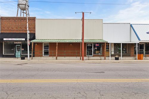 106 W Main St, Canton, OK, 73724-9000 | Card Image