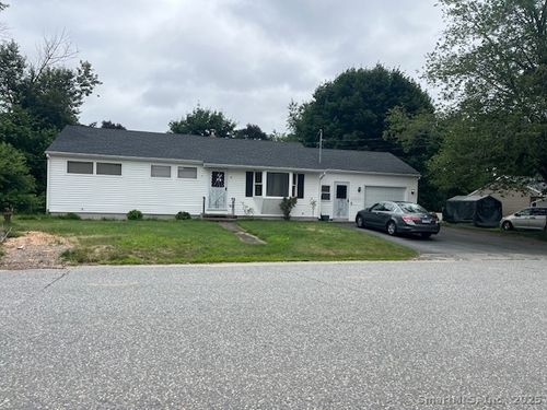 8 Claudia Ave, Brooklyn, CT, 06234-3304 | Card Image
