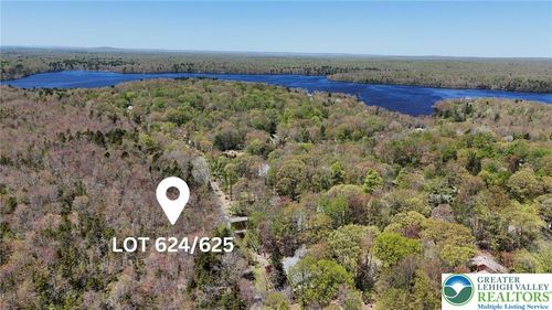 624 Laurel Rd, Pocono Summit, PA, 18346 | Card Image