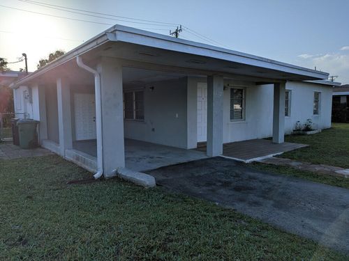 14521 Ellington St, Miami, FL, 33176-7500 | Card Image