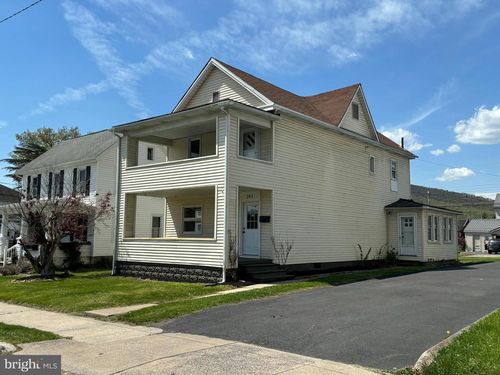 203 4th Ave, BURNHAM, PA, 17009-1611 | Card Image
