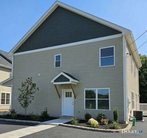 41 Earl St, Bristol, CT, 06010-6129 | Card Image
