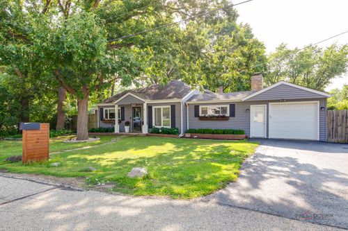 2 Green Ave, Lake Bluff, IL, 60044-1676 | Card Image