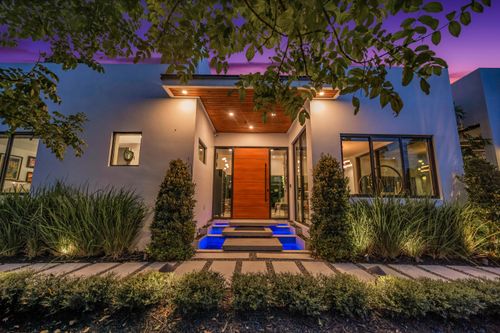 215 Ne 28th Ct, Wilton Manors, FL, 33334-1040 | Card Image