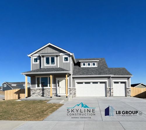 1001 River Heights Dr, Mills, WY, 82604-2120 | Card Image