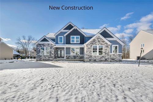 3254 Woodstone Ln, Avon, OH, 44011-2528 | Card Image