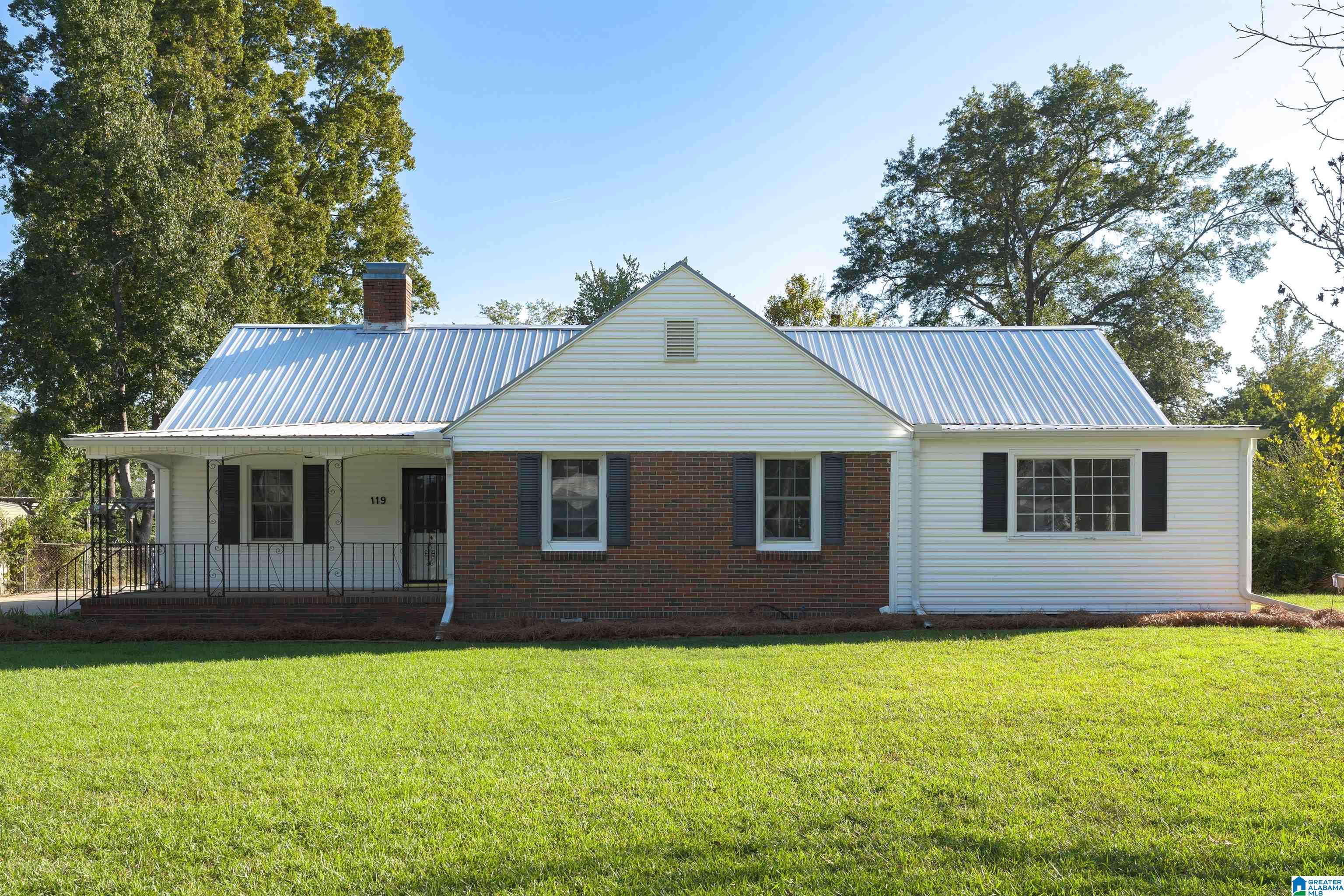 Lake St, Trussville, AL 35173