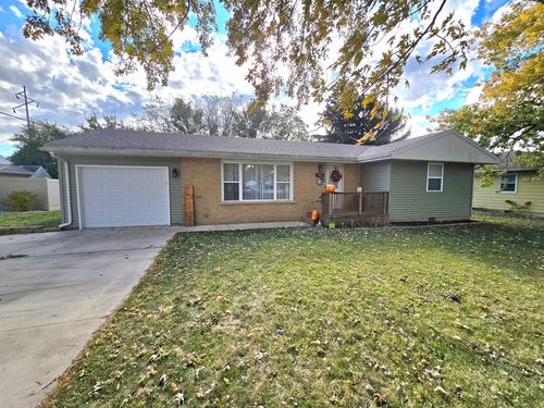 140 W 2nd Ave, Clifton, IL, 60927-9006 | Card Image