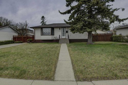 544 Thornhill Pl Nw, Calgary, AB, T2K2S7 | Card Image