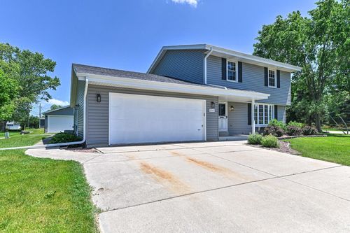 8940 S Patricia Blvd, Oak Creek, WI, 53154-4168 | Card Image