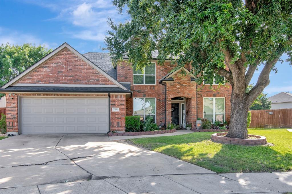 Herrington Ct, Arlington, TX 76018