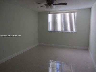 207 - 8343 Lake Dr, Condo with 1 bedrooms, 1 bathrooms and null parking in Doral FL | Image 3