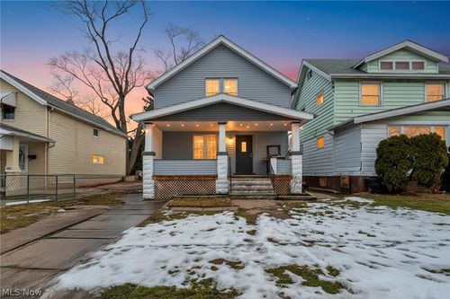 3301 W 122nd St, Cleveland, OH, 44111-2632 | Card Image