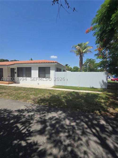 a-2080 Ne 172nd St, North Miami Beach, FL, 33162-3204 | Card Image