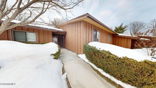 58 Churchill Crst, Pittsfield, MA, 01201-1225 | Card Image