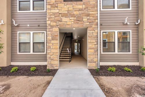 204-8373 S Iris Lumi Ln, Midvale, UT, 84047-7843 | Card Image