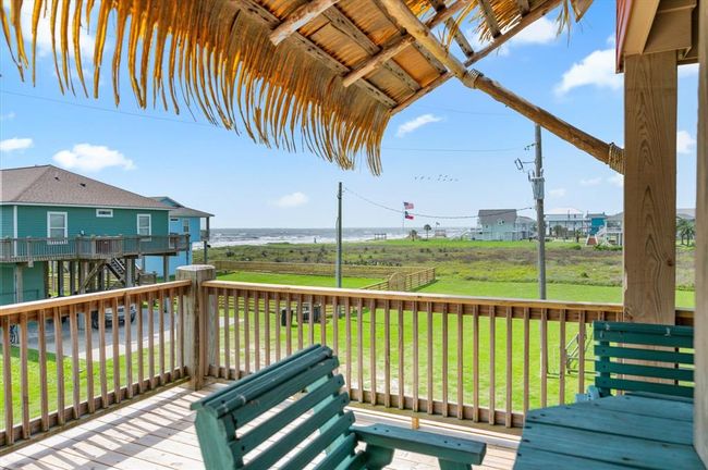 2757 Gulfview Ln, House other with 3 bedrooms, 3 bathrooms and 1 parking in Crystal Beach TX | Image 9