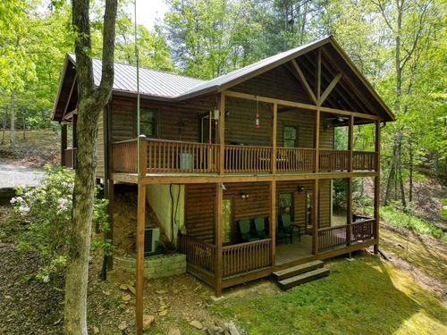 215 The Woods Rd, Mineral Bluff, GA, 30559-3217 | Card Image