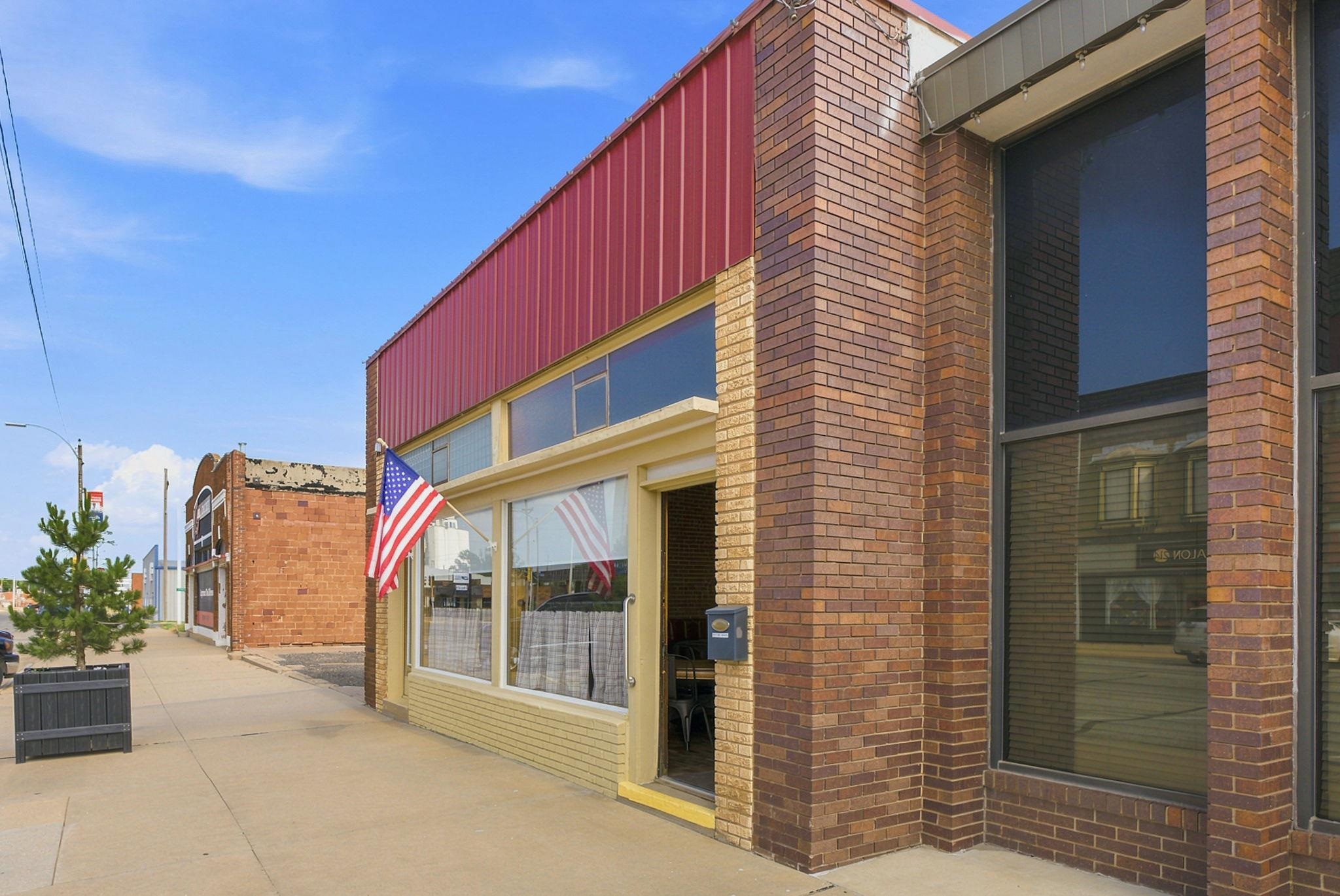 211 W Main St, Anthony, KS 67003