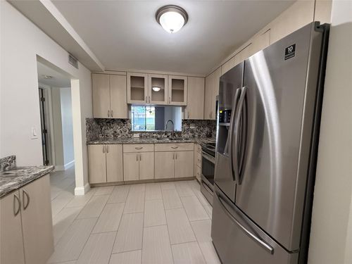 apt-107-1001 Colony Point Cir, Pembroke Pines, FL, 33026-2905 | Card Image