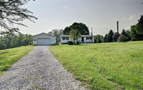 4932 New Cumberland Rd Ne, Mineral City, OH, 44656-8819 | Card Image